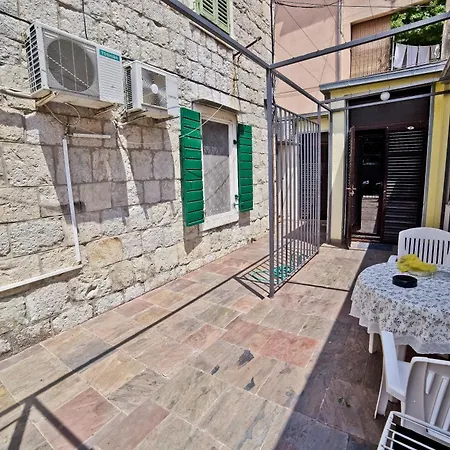 Apartment Maja *